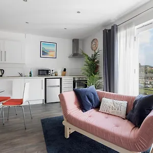  Apartment Centre Eden